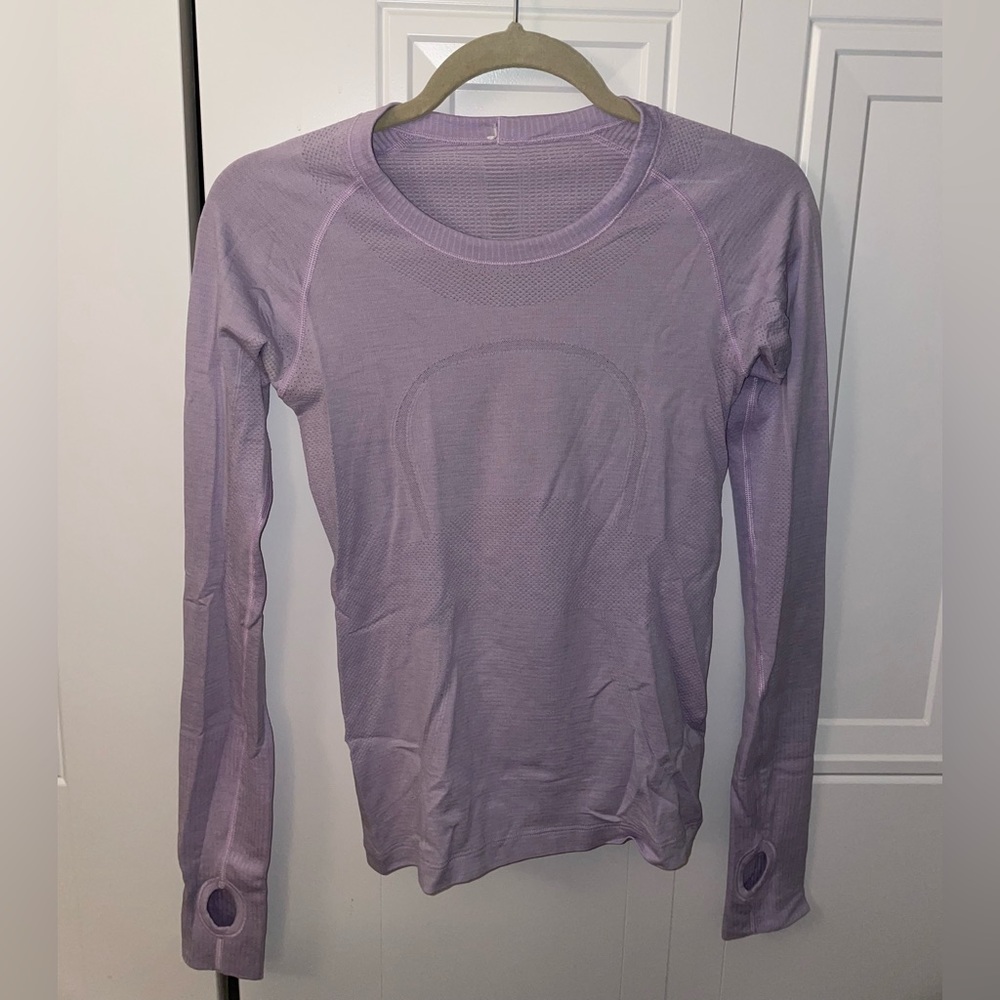 Lululumon Swiftly Tech long sleeve shirt